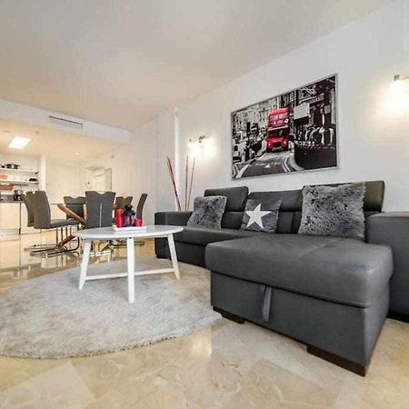 Espanhouse Elvis Apartment تورّيفيِخا المظهر الخارجي الصورة